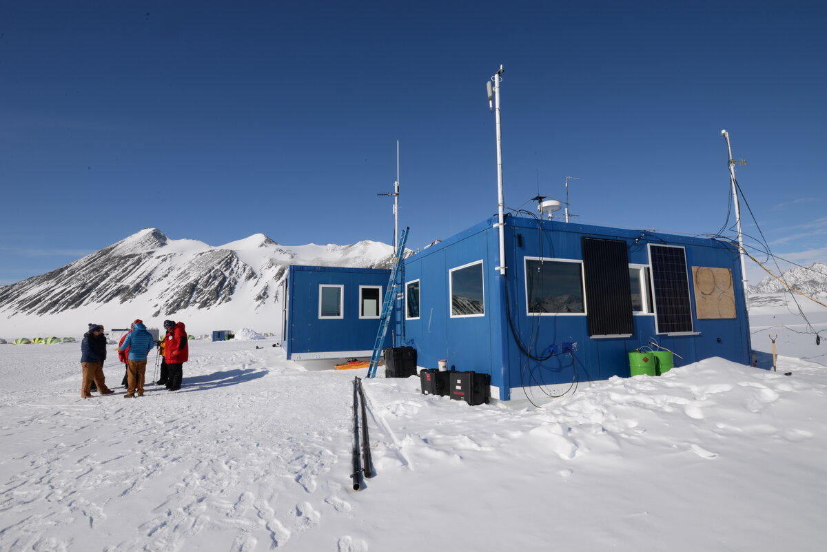 Communications and Operations facilities at Union Glacier