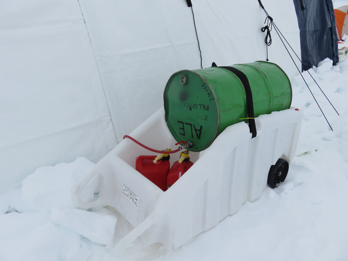 Spill-proof fuel container